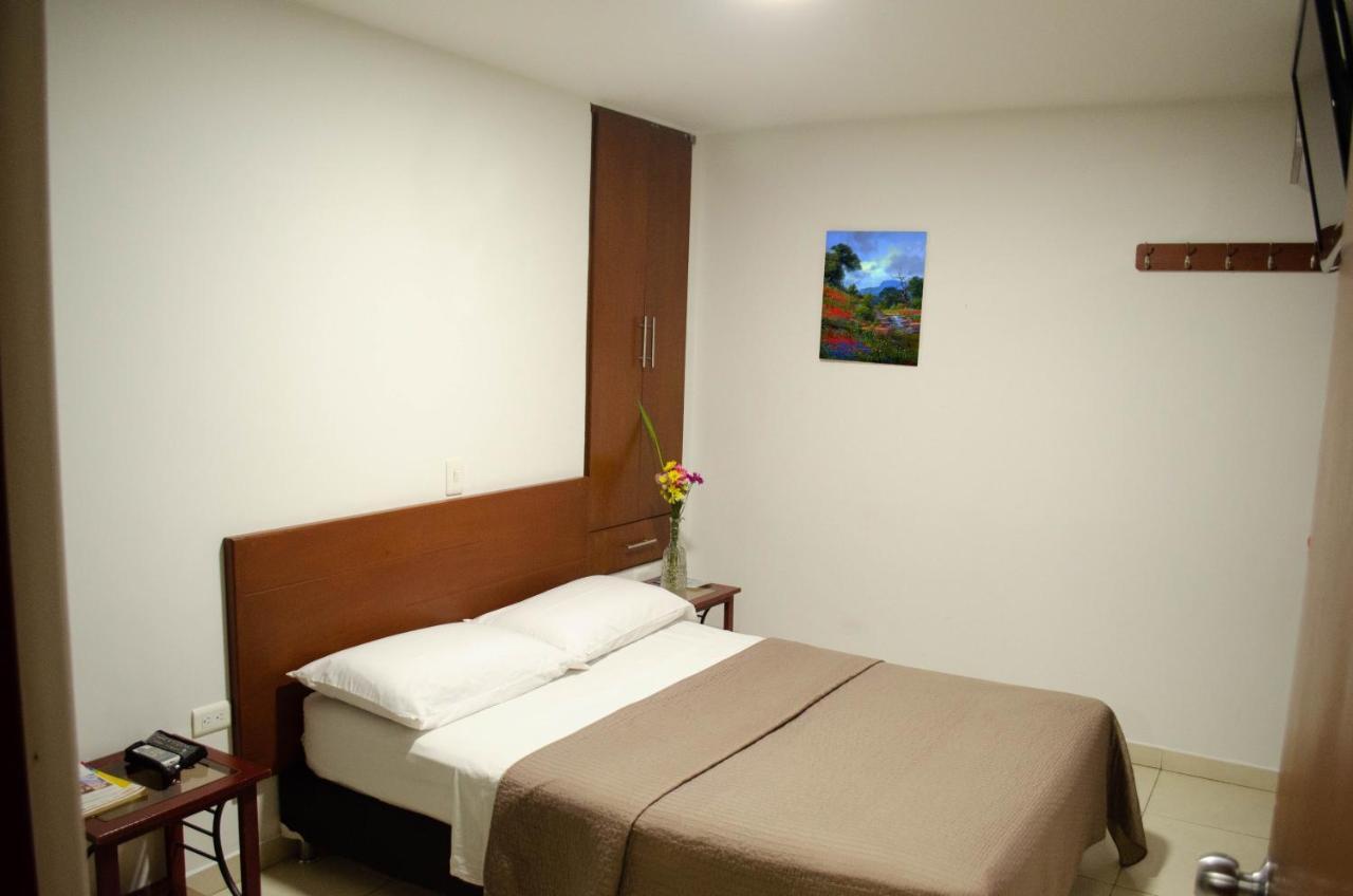 Hotel El Faro Буга Экстерьер фото